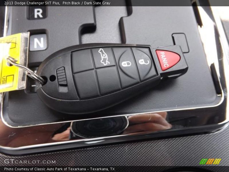 Pitch Black / Dark Slate Gray 2013 Dodge Challenger SXT Plus