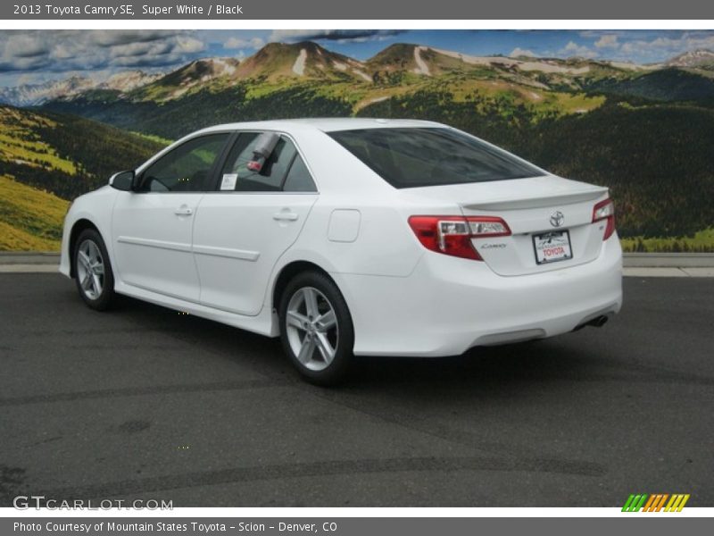 Super White / Black 2013 Toyota Camry SE