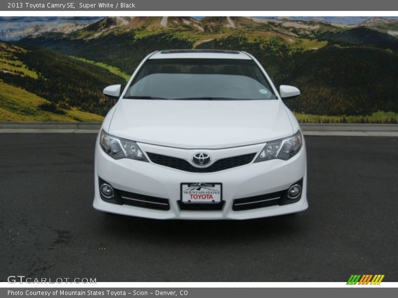 Super White / Black 2013 Toyota Camry SE