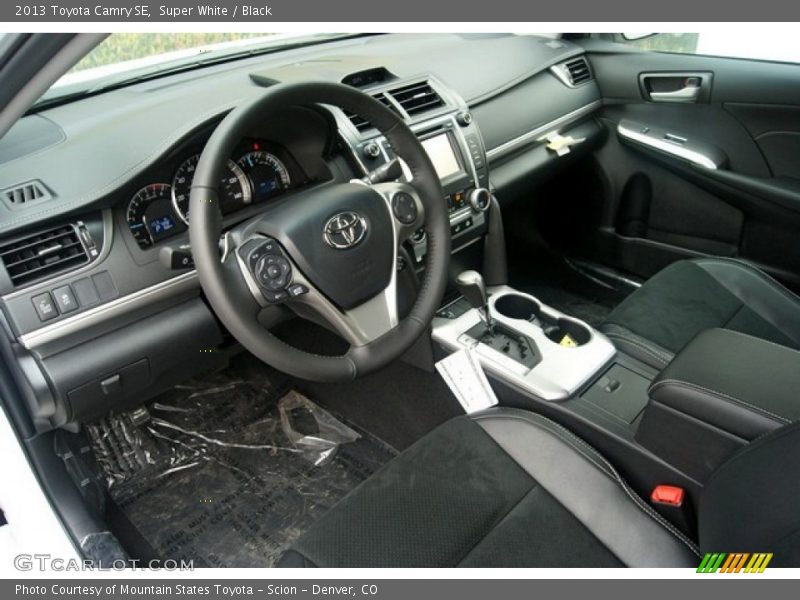 Super White / Black 2013 Toyota Camry SE