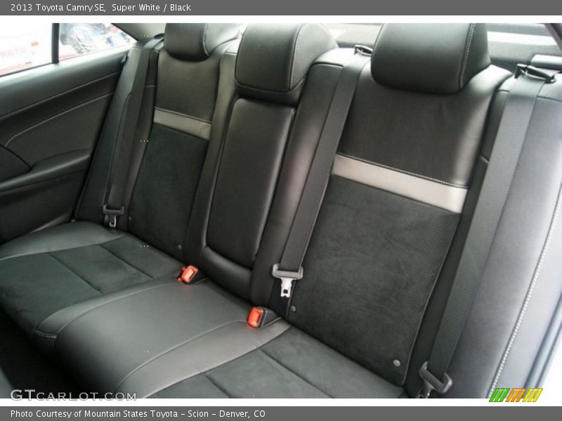 Super White / Black 2013 Toyota Camry SE