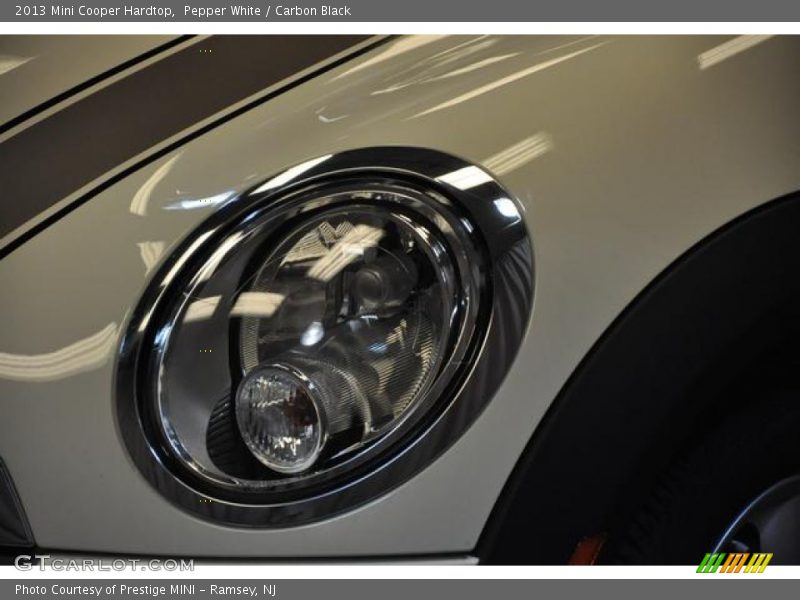 Pepper White / Carbon Black 2013 Mini Cooper Hardtop