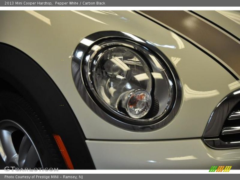 Pepper White / Carbon Black 2013 Mini Cooper Hardtop
