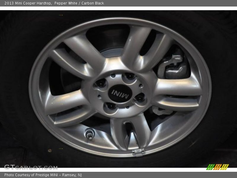 Pepper White / Carbon Black 2013 Mini Cooper Hardtop