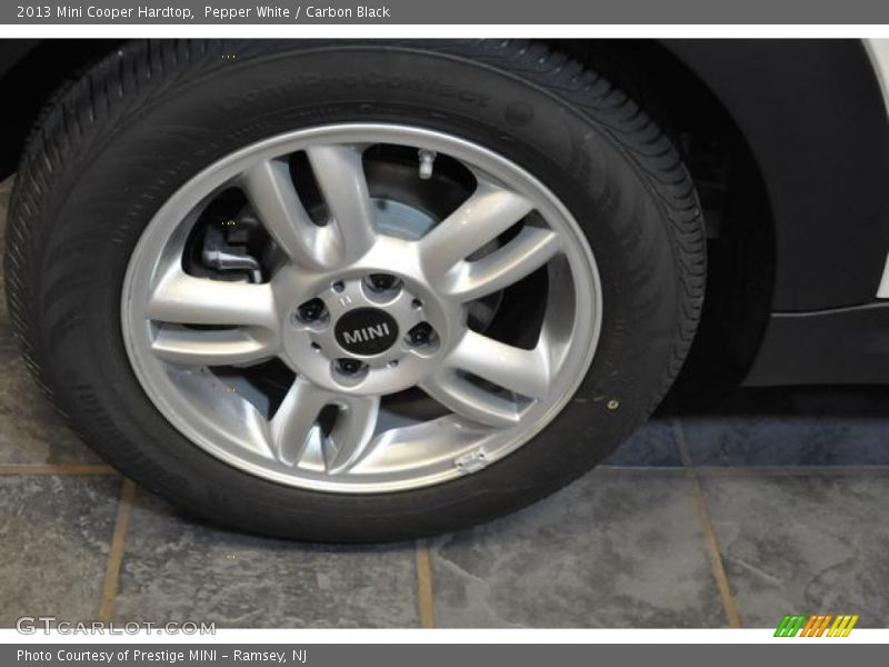 Pepper White / Carbon Black 2013 Mini Cooper Hardtop
