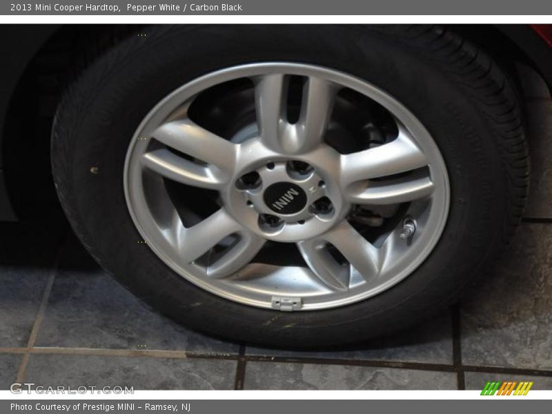 Pepper White / Carbon Black 2013 Mini Cooper Hardtop