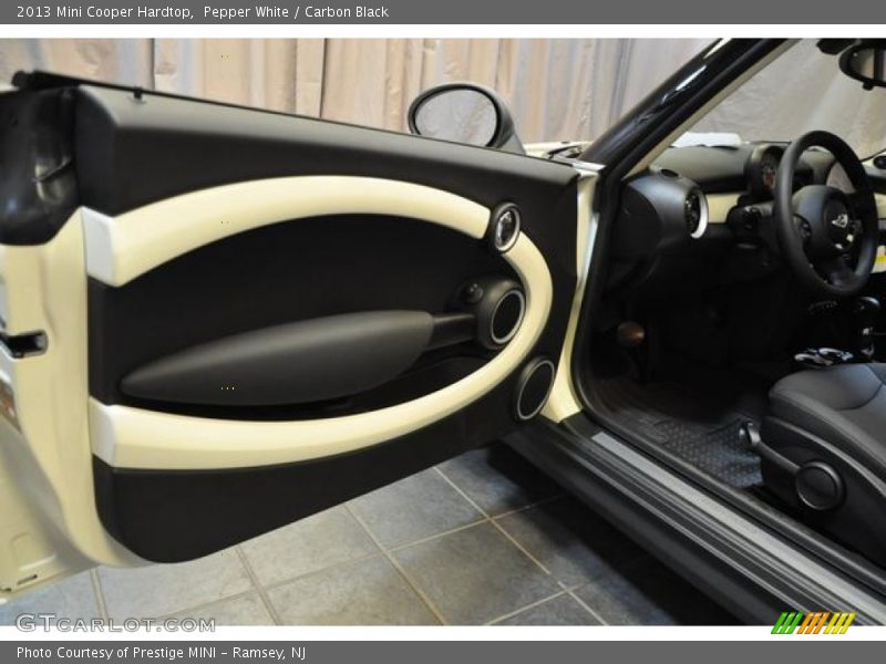 Pepper White / Carbon Black 2013 Mini Cooper Hardtop