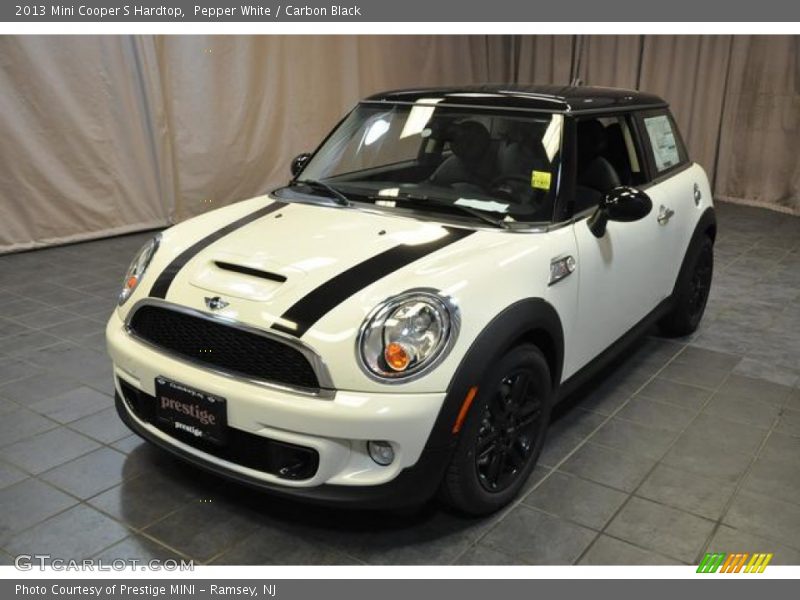 Pepper White / Carbon Black 2013 Mini Cooper S Hardtop