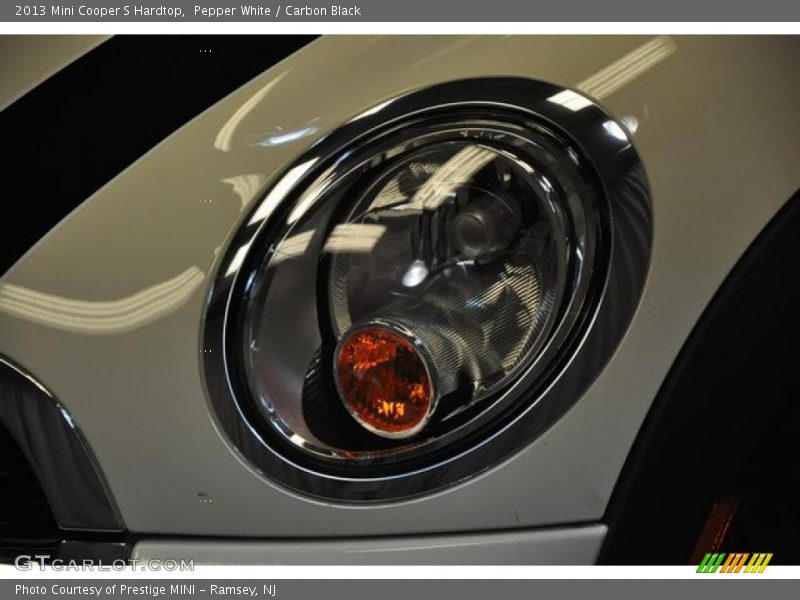 Pepper White / Carbon Black 2013 Mini Cooper S Hardtop