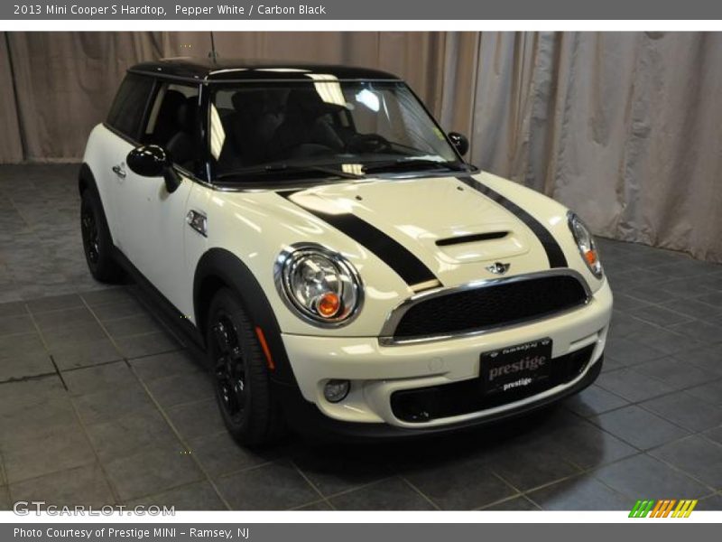 Pepper White / Carbon Black 2013 Mini Cooper S Hardtop