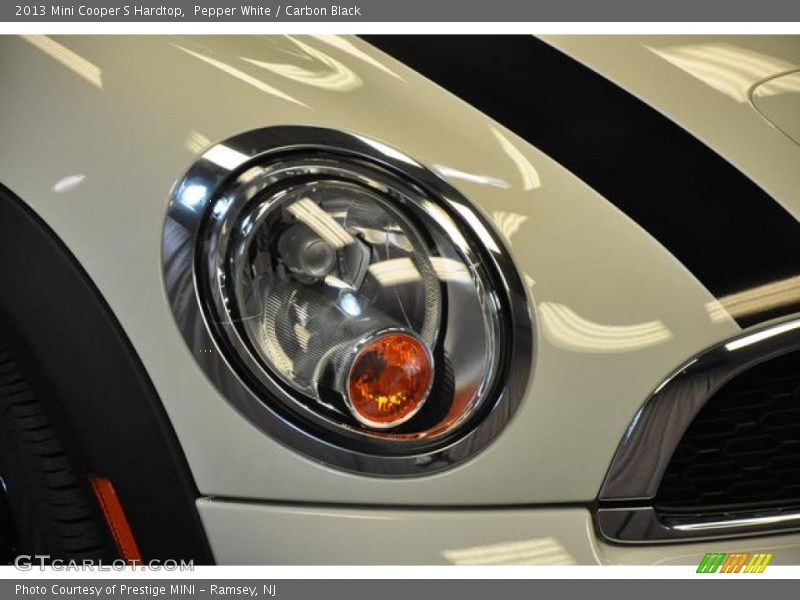 Pepper White / Carbon Black 2013 Mini Cooper S Hardtop