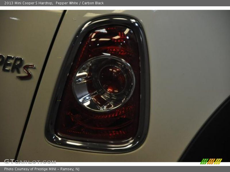 Pepper White / Carbon Black 2013 Mini Cooper S Hardtop