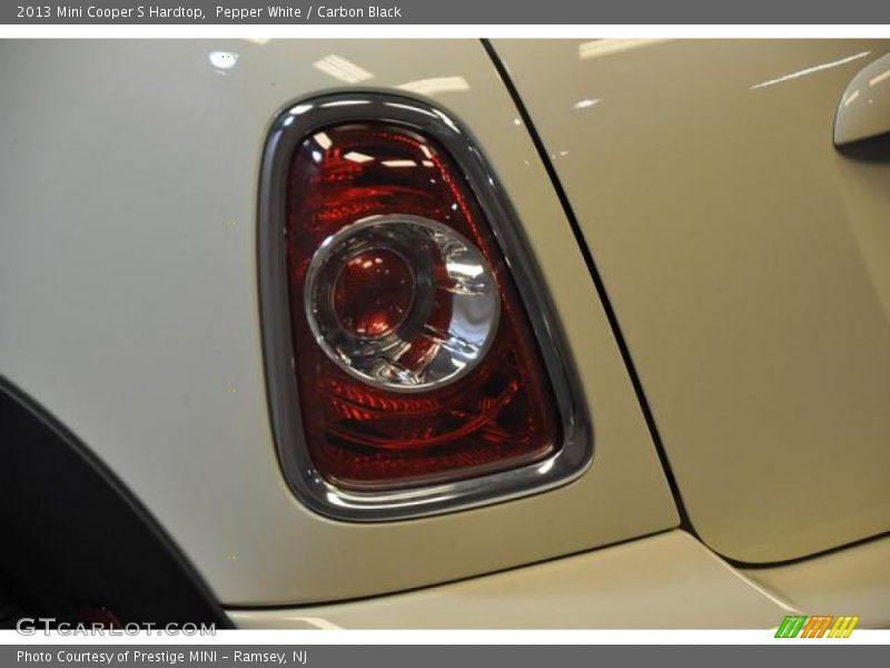 Pepper White / Carbon Black 2013 Mini Cooper S Hardtop