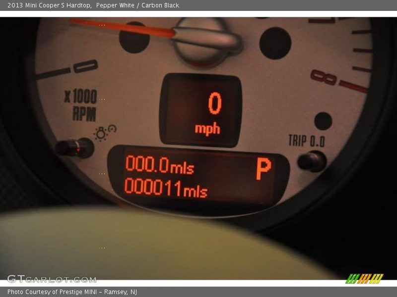 Pepper White / Carbon Black 2013 Mini Cooper S Hardtop