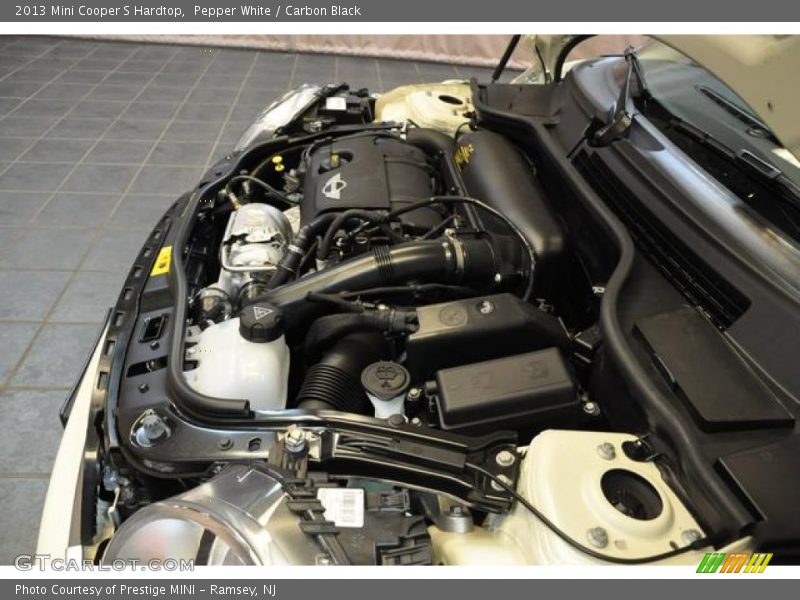 Pepper White / Carbon Black 2013 Mini Cooper S Hardtop