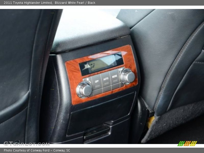 Blizzard White Pearl / Black 2011 Toyota Highlander Limited