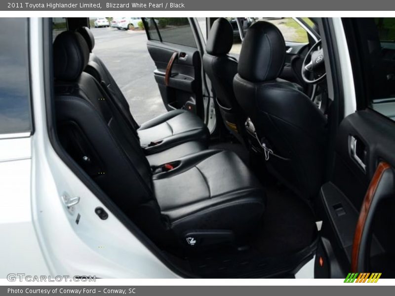 Blizzard White Pearl / Black 2011 Toyota Highlander Limited
