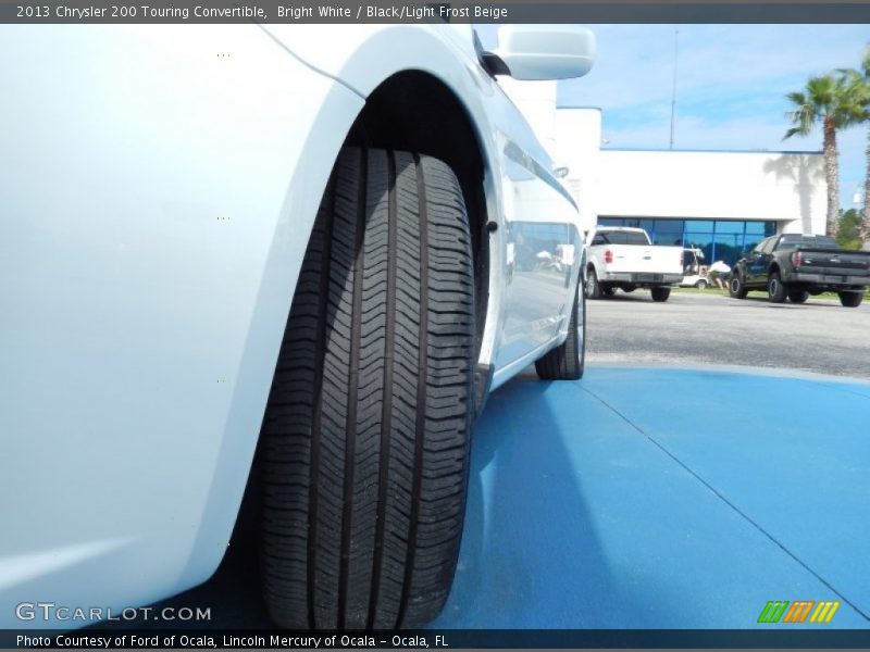 Bright White / Black/Light Frost Beige 2013 Chrysler 200 Touring Convertible