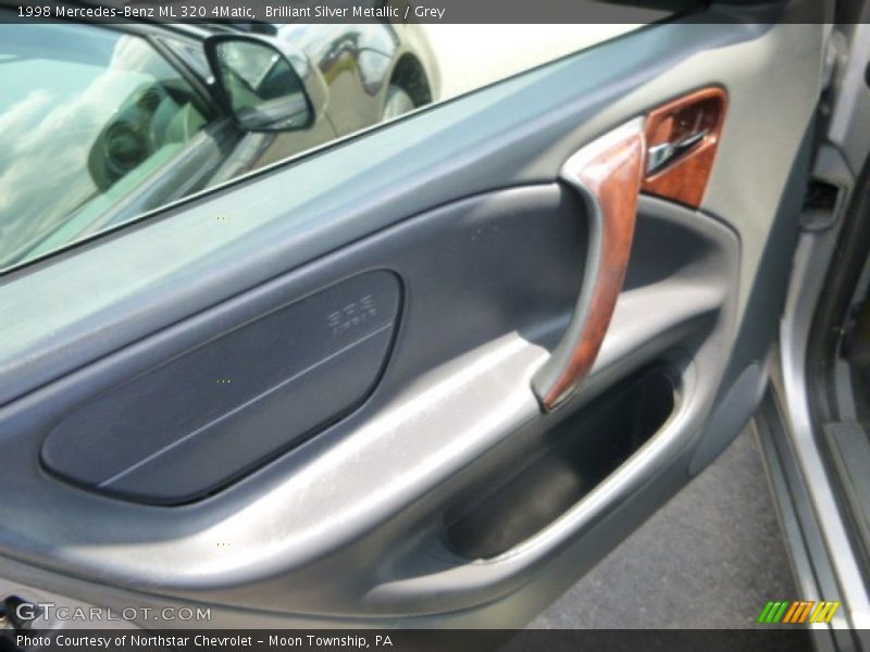 Brilliant Silver Metallic / Grey 1998 Mercedes-Benz ML 320 4Matic