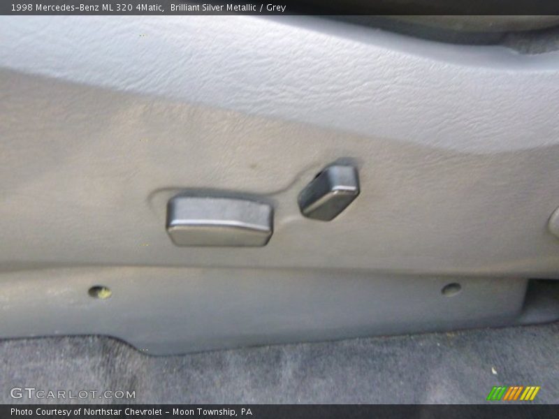 Brilliant Silver Metallic / Grey 1998 Mercedes-Benz ML 320 4Matic