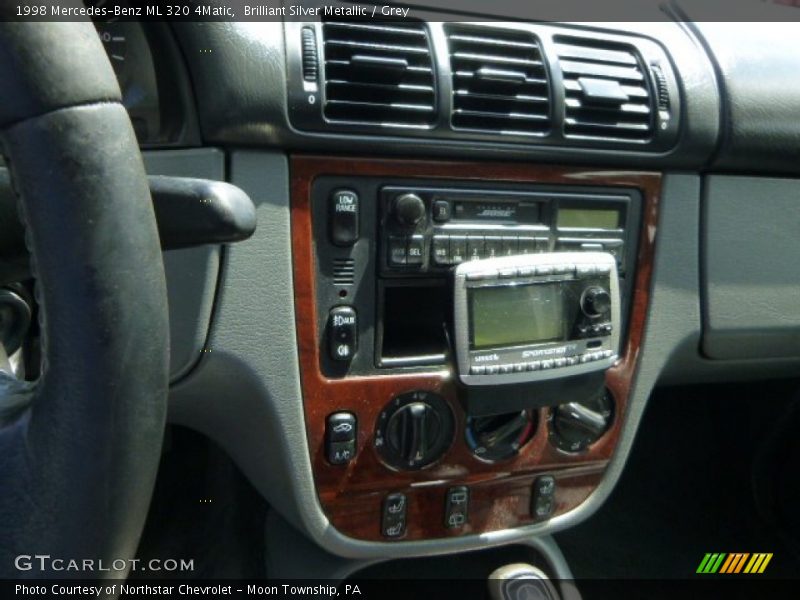 Brilliant Silver Metallic / Grey 1998 Mercedes-Benz ML 320 4Matic