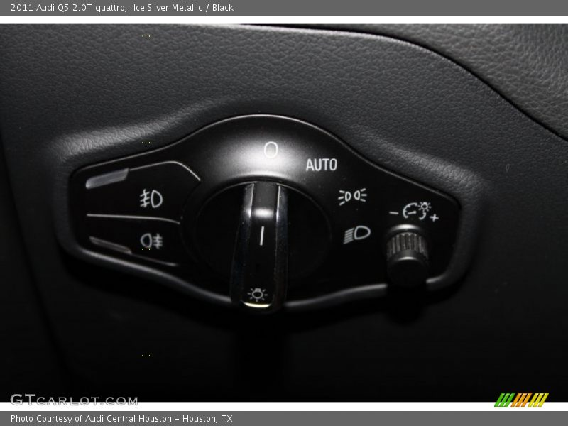 Ice Silver Metallic / Black 2011 Audi Q5 2.0T quattro