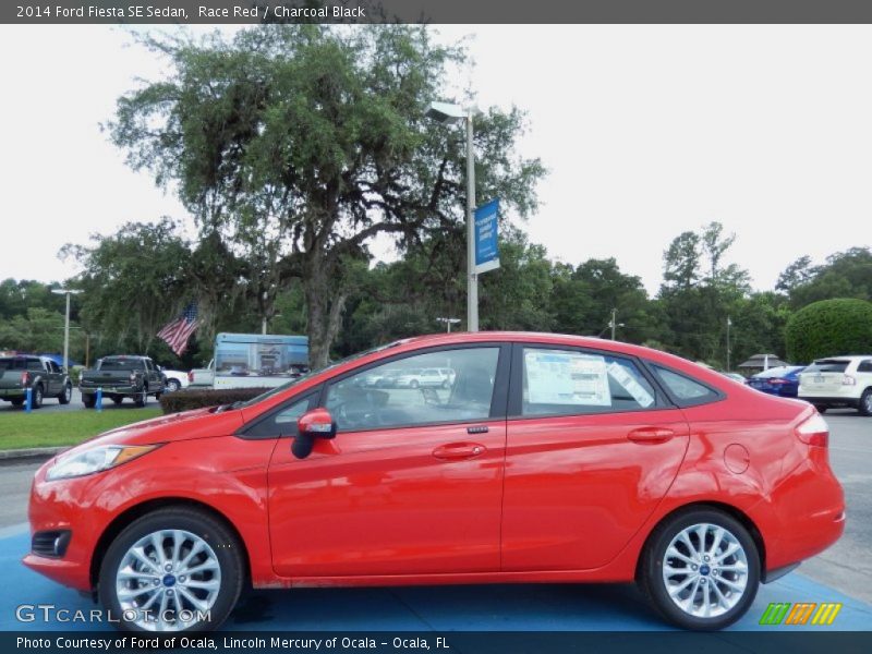  2014 Fiesta SE Sedan Race Red
