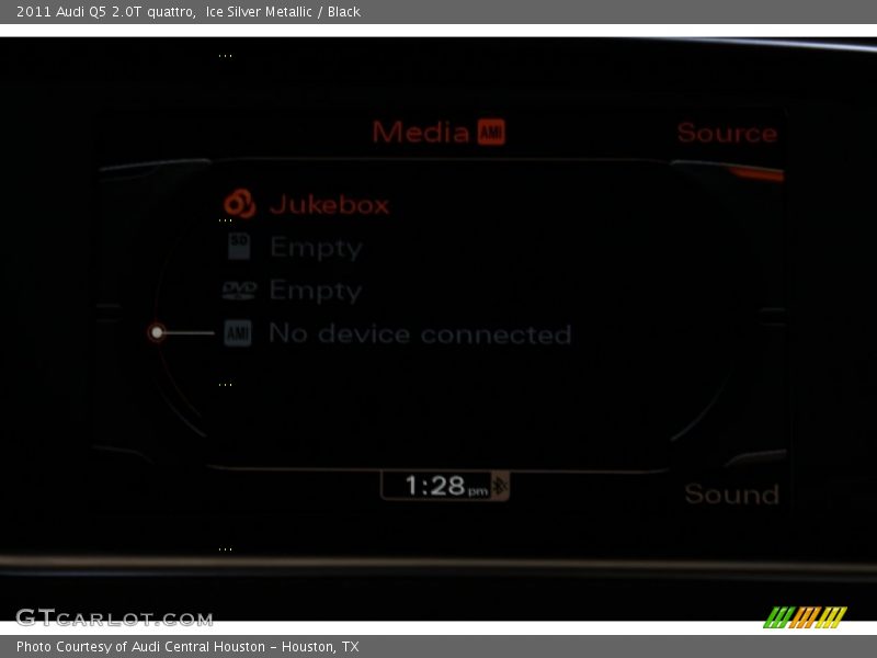 Ice Silver Metallic / Black 2011 Audi Q5 2.0T quattro