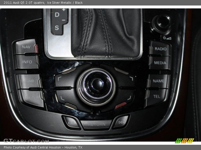 Ice Silver Metallic / Black 2011 Audi Q5 2.0T quattro