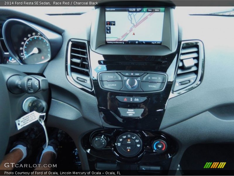 Race Red / Charcoal Black 2014 Ford Fiesta SE Sedan
