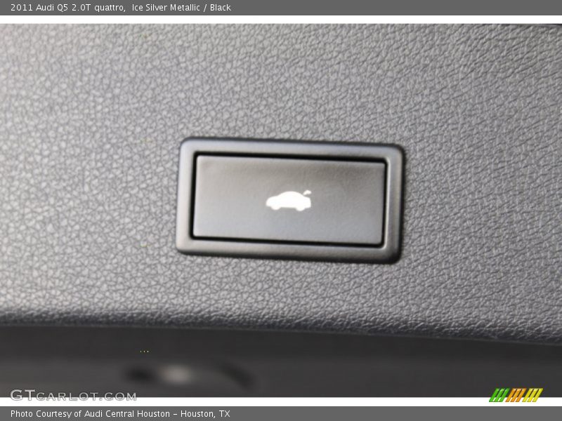 Ice Silver Metallic / Black 2011 Audi Q5 2.0T quattro
