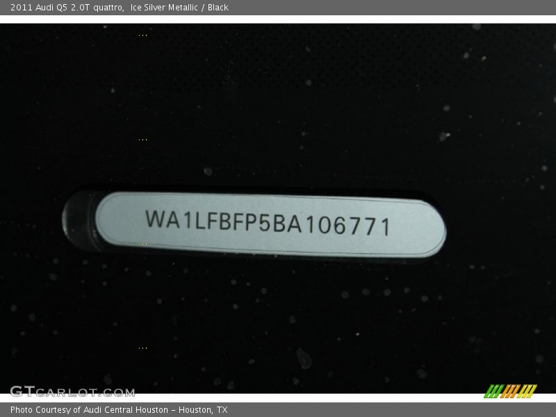 Ice Silver Metallic / Black 2011 Audi Q5 2.0T quattro