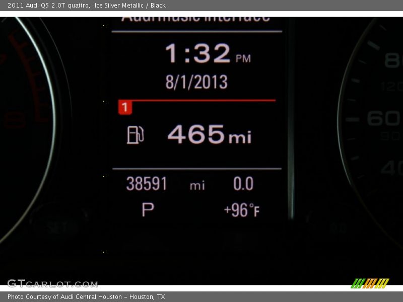 Ice Silver Metallic / Black 2011 Audi Q5 2.0T quattro