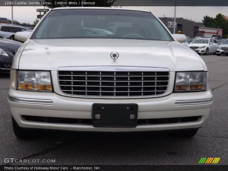 Cotillion White / Oatmeal 1999 Cadillac DeVille Sedan