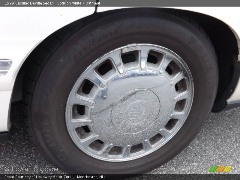 Cotillion White / Oatmeal 1999 Cadillac DeVille Sedan