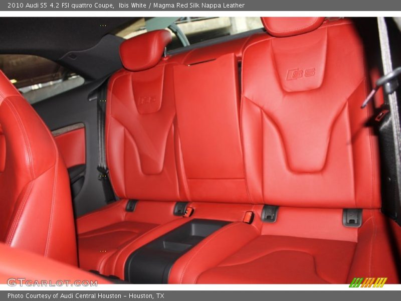 Rear Seat of 2010 S5 4.2 FSI quattro Coupe