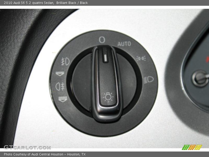Controls of 2010 S6 5.2 quattro Sedan