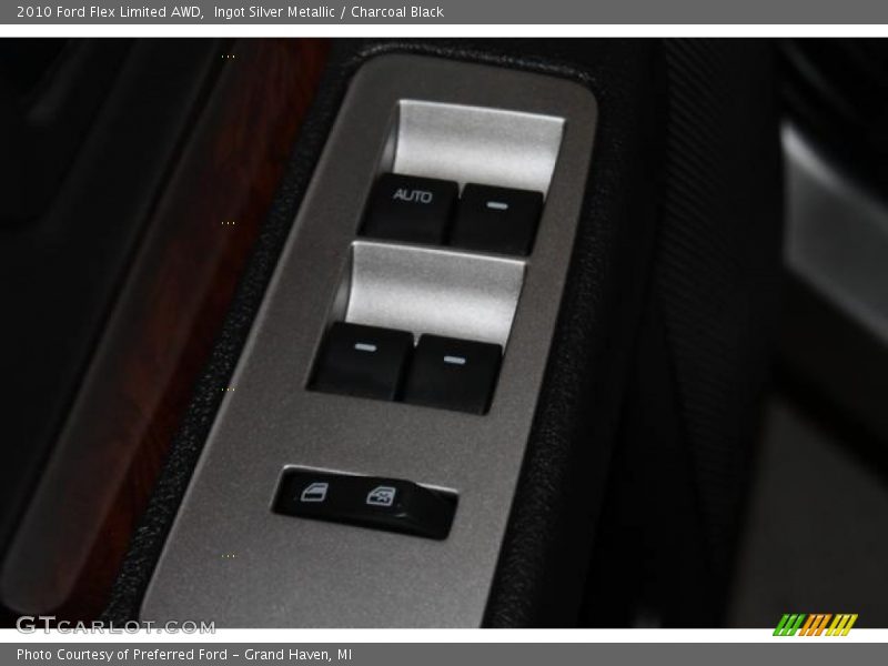 Ingot Silver Metallic / Charcoal Black 2010 Ford Flex Limited AWD