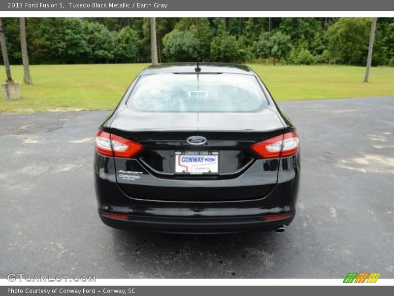 Tuxedo Black Metallic / Earth Gray 2013 Ford Fusion S
