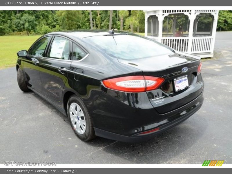 Tuxedo Black Metallic / Earth Gray 2013 Ford Fusion S