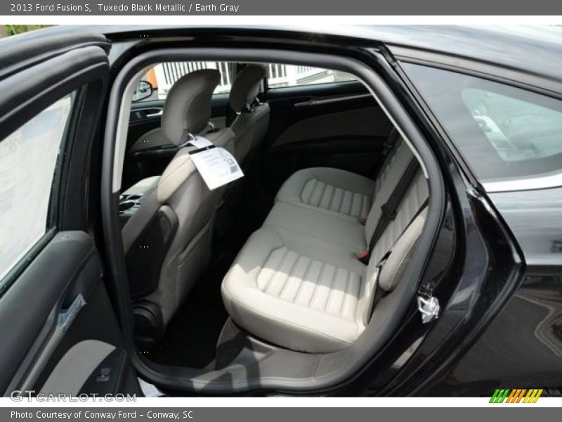 Tuxedo Black Metallic / Earth Gray 2013 Ford Fusion S
