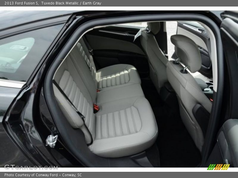 Tuxedo Black Metallic / Earth Gray 2013 Ford Fusion S