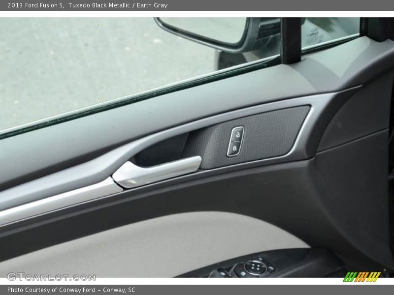 Tuxedo Black Metallic / Earth Gray 2013 Ford Fusion S