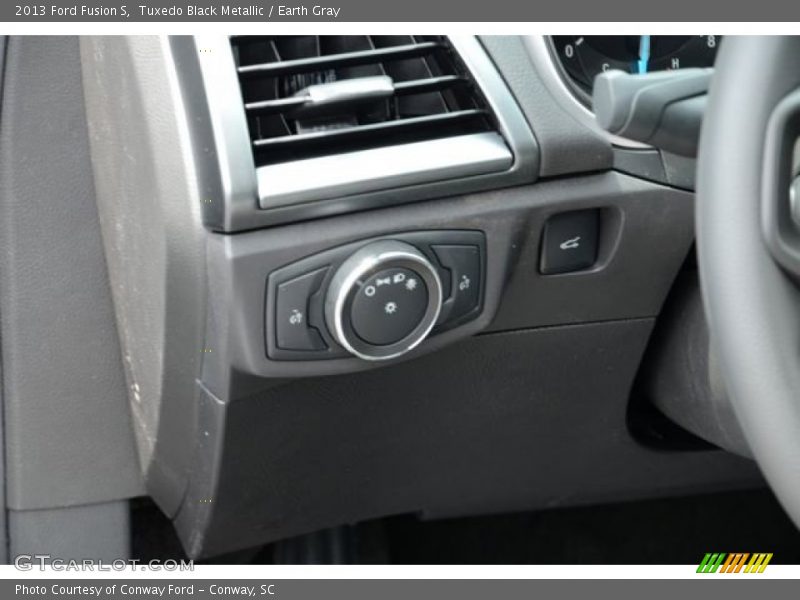 Tuxedo Black Metallic / Earth Gray 2013 Ford Fusion S