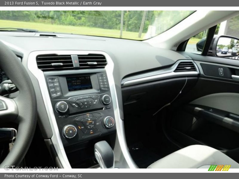 Tuxedo Black Metallic / Earth Gray 2013 Ford Fusion S