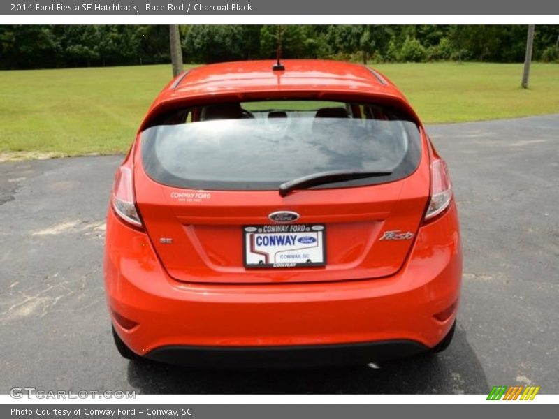 Race Red / Charcoal Black 2014 Ford Fiesta SE Hatchback