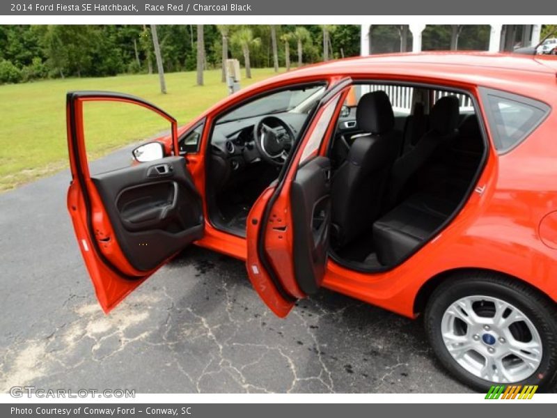 Race Red / Charcoal Black 2014 Ford Fiesta SE Hatchback