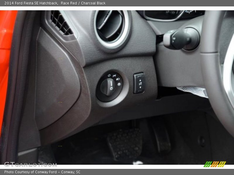 Race Red / Charcoal Black 2014 Ford Fiesta SE Hatchback