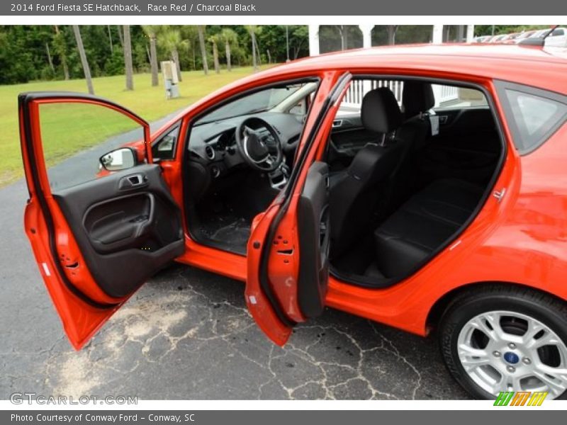 Race Red / Charcoal Black 2014 Ford Fiesta SE Hatchback