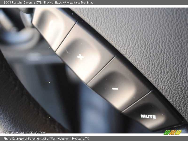 Controls of 2008 Cayenne GTS
